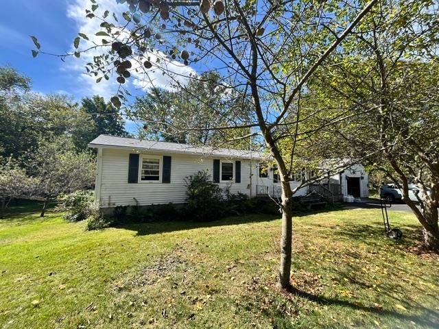 Photo of 15 Harriman Road, Plaistow, NH 03865 (MLS # 5111519)