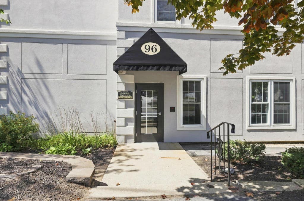 Photo of 96 River Road #203, Manchester, NH 03104 (MLS # 5105645)