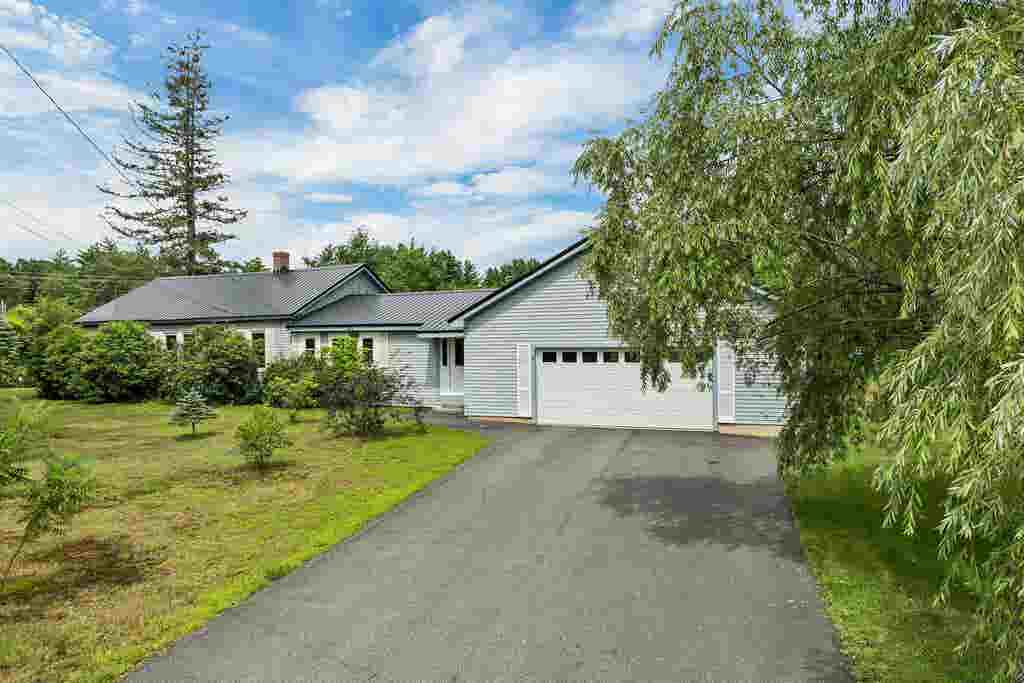 Photo of 1 Circle Drive, Boscawen, NH 03303 (MLS # 5092361)