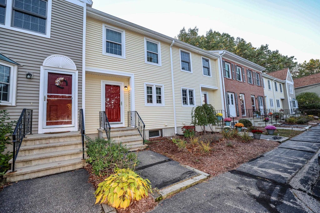 Photo of 132 Fox Hollow Way, Manchester, NH 03104 (MLS # 5114135)