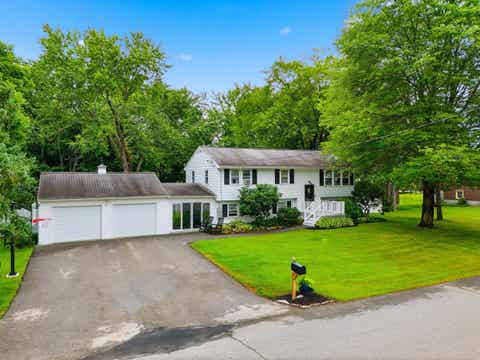 Photo of 3 Kingsbury Street, Derry, NH 03038 (MLS # 5105777)