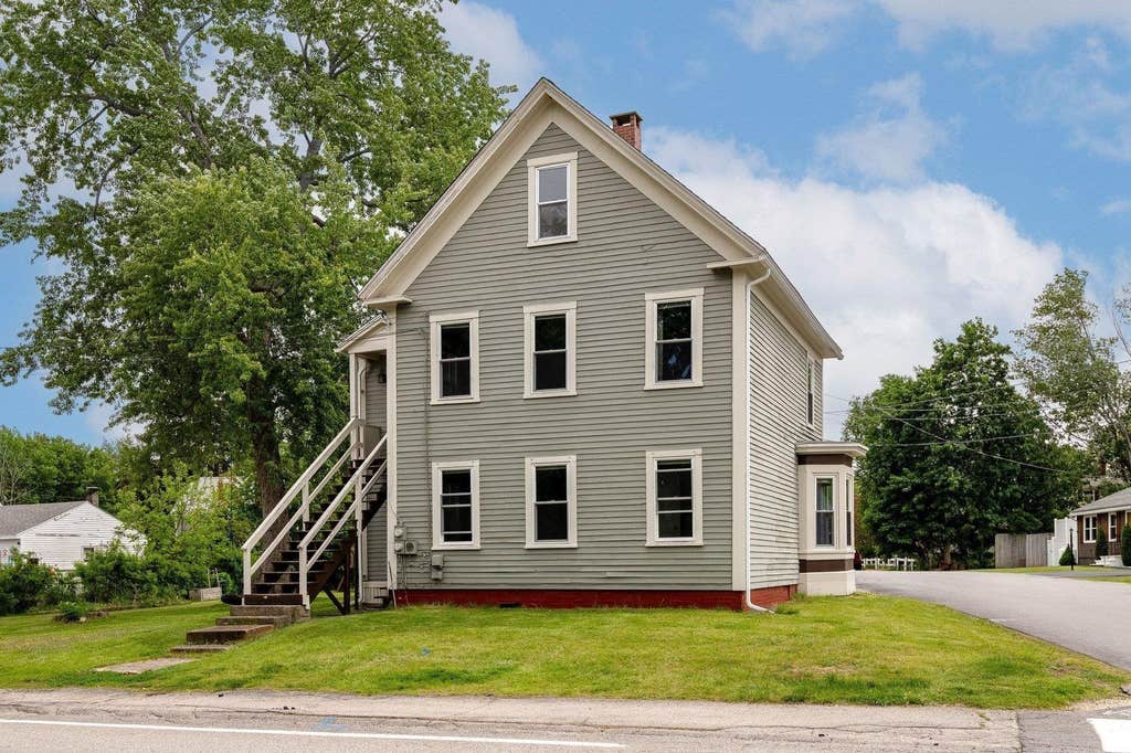 Photo of 2 Lee Street #A, Somersworth, NH 03878 (MLS # 5102002)