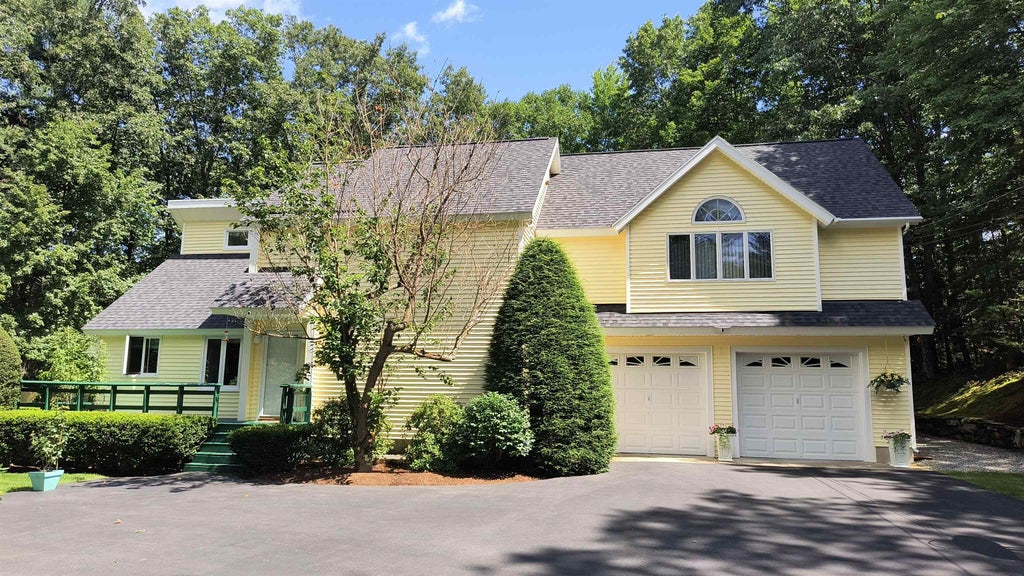Photo of 25 Chagnon Lane, Hudson, NH 03051 (MLS # 5114847)
