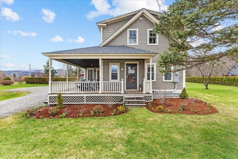 Photo of 331 Maple Street, Waterbury, VT 05677 (MLS # 5104339)