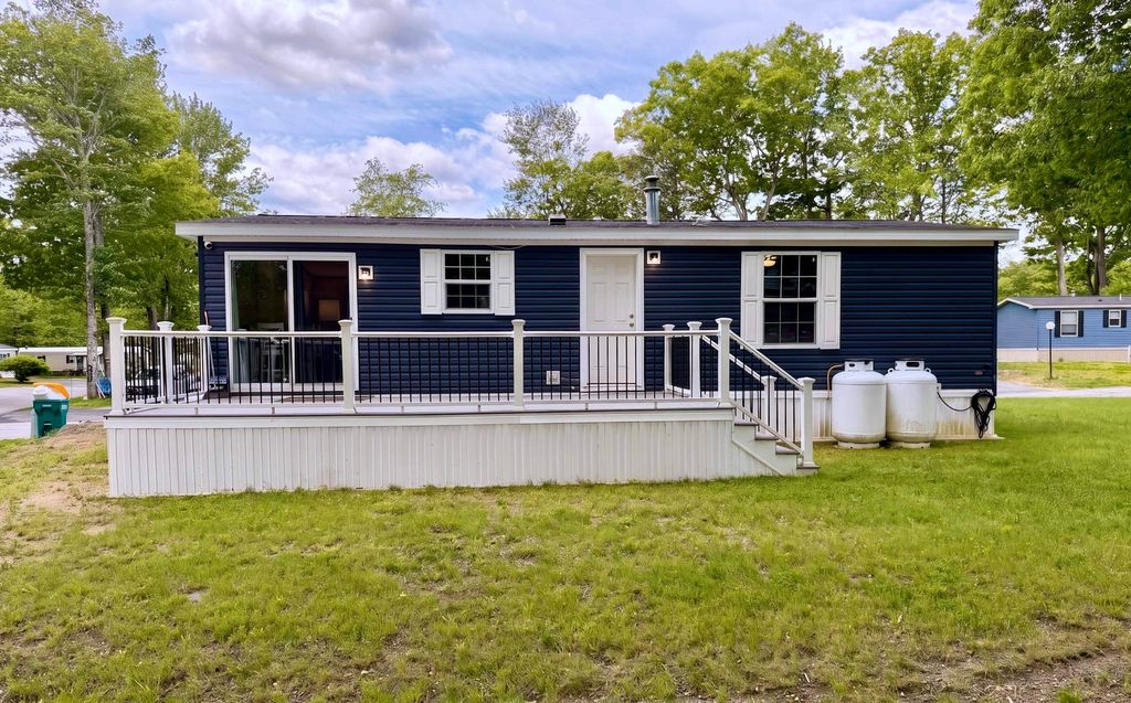 Photo of 23 South Elderberry Lane, Rochester, NH 03867 (MLS # 5091830)