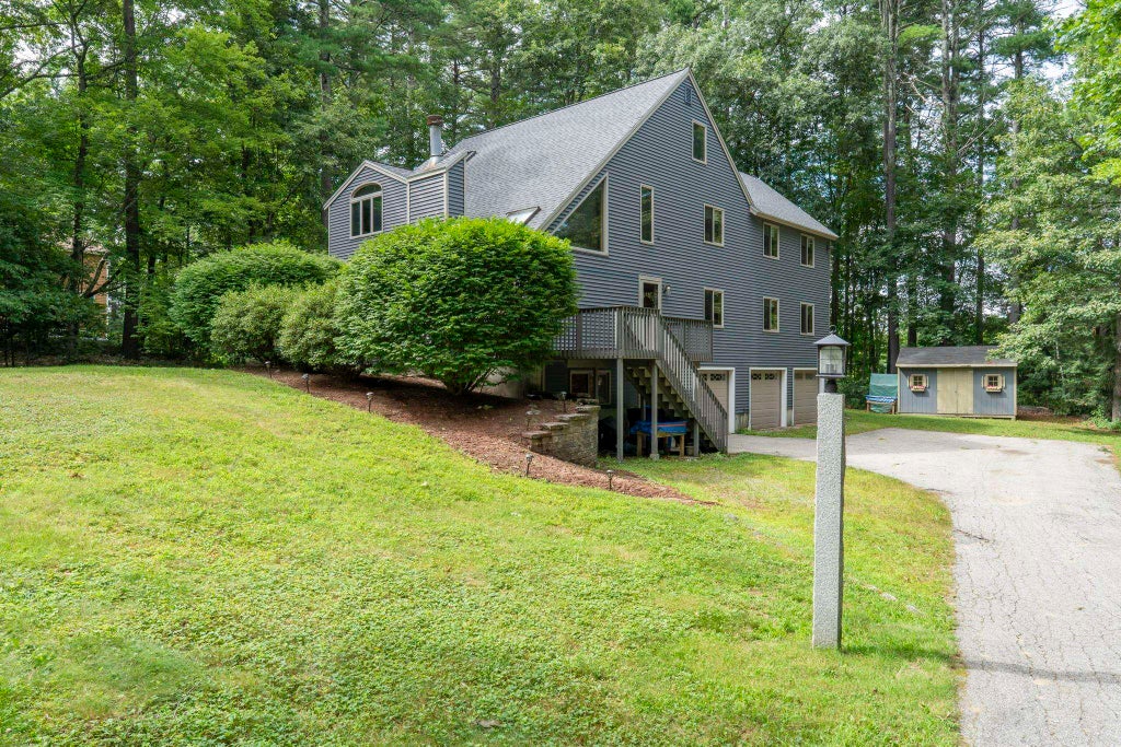 Photo of 8 Seasons Lane, Londonderry, NH 03053 (MLS # 5103644)