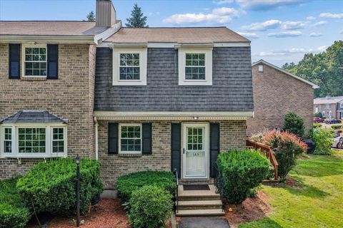 Photo of 133 Fieldstone Drive, Londonderry, NH 03053 (MLS # 5100549)