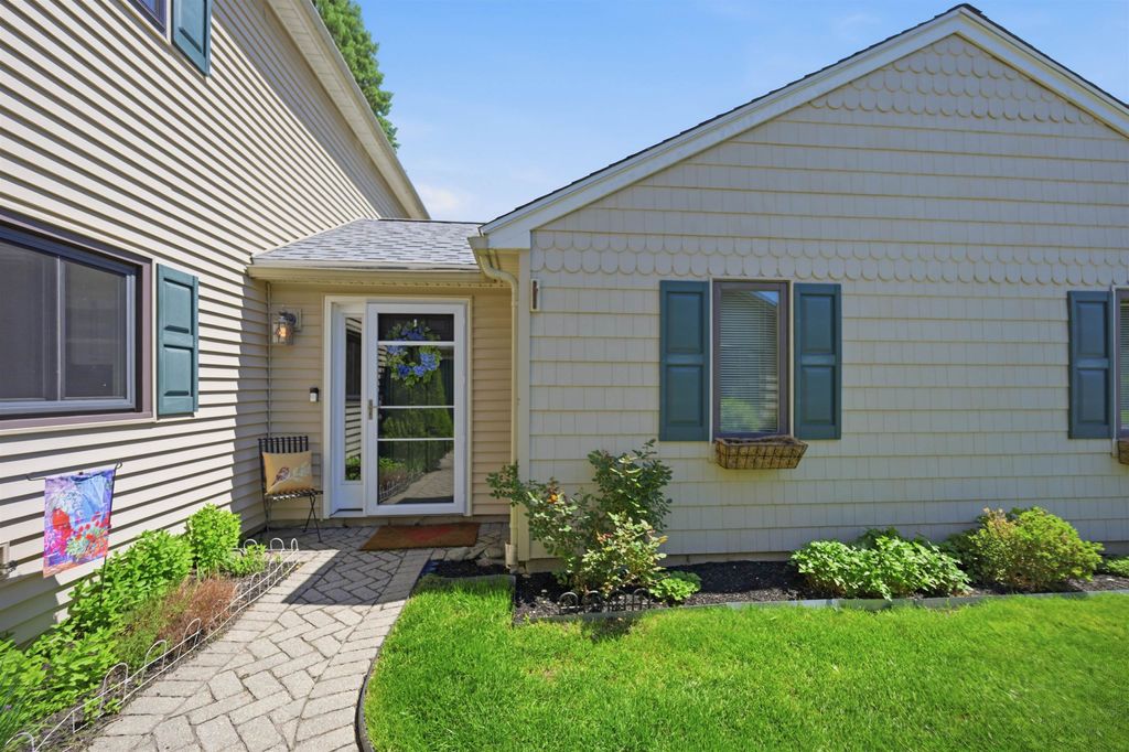 Photo of 10 Hampton Towne Estate, Hampton, NH 03842 (MLS # 5092688)