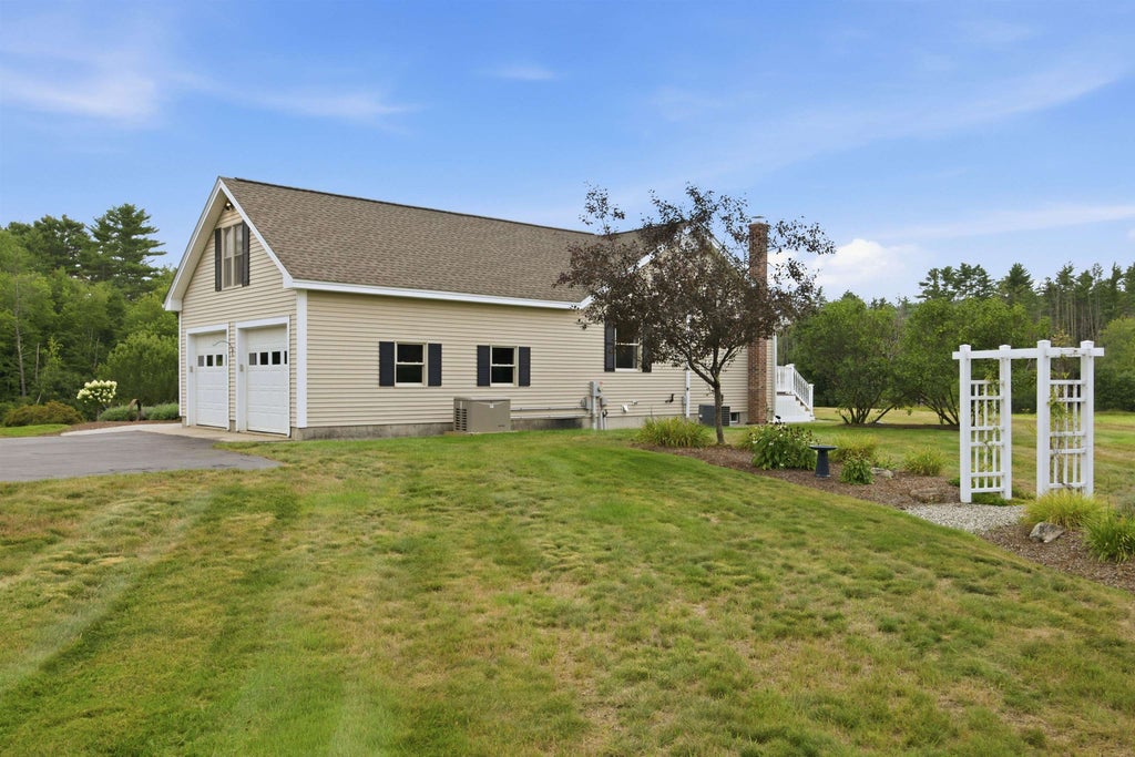 Photo of 7107 School Street, Loudon, NH 03307 (MLS # 5108520)