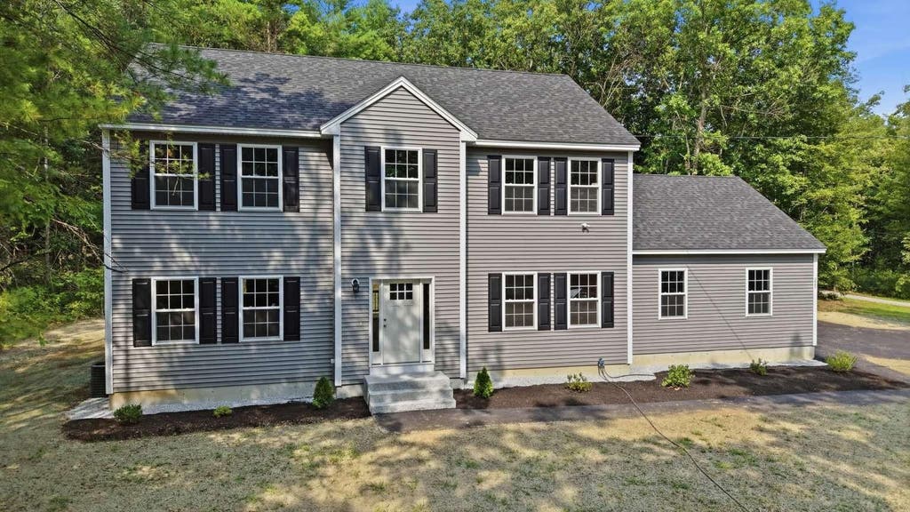 Photo of 225 Garvins Falls Road, Concord, NH 03301 (MLS # 5105167)