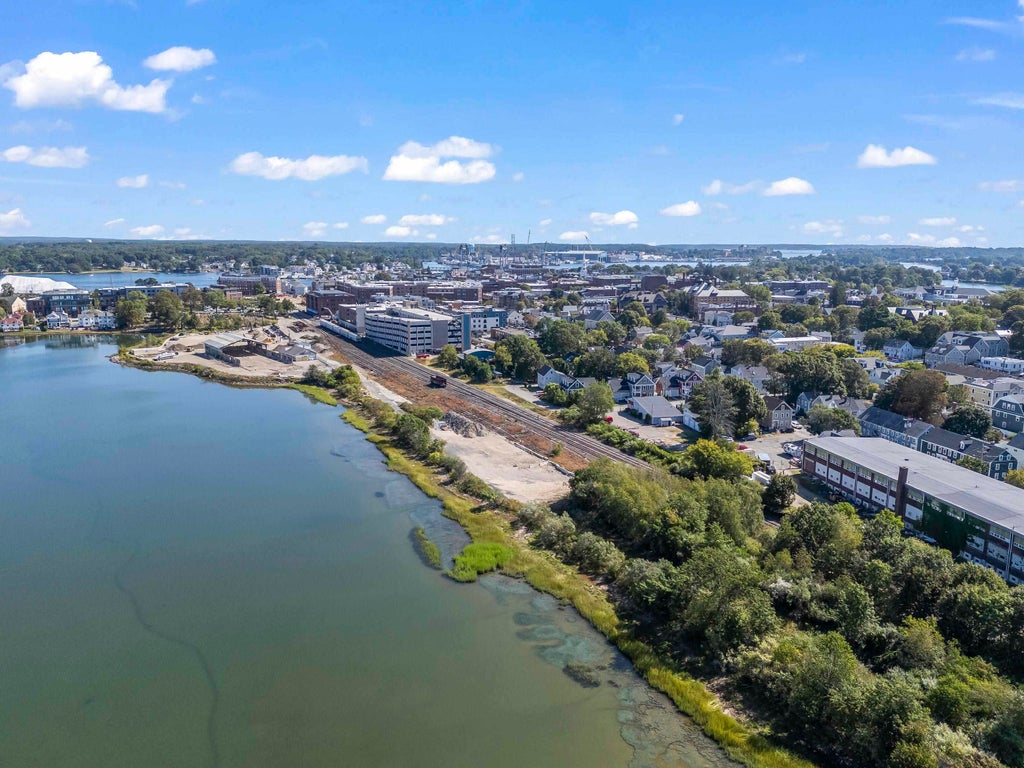 Photo of 98 Cornwall Street, Portsmouth, NH 03801 (MLS # 5061951)