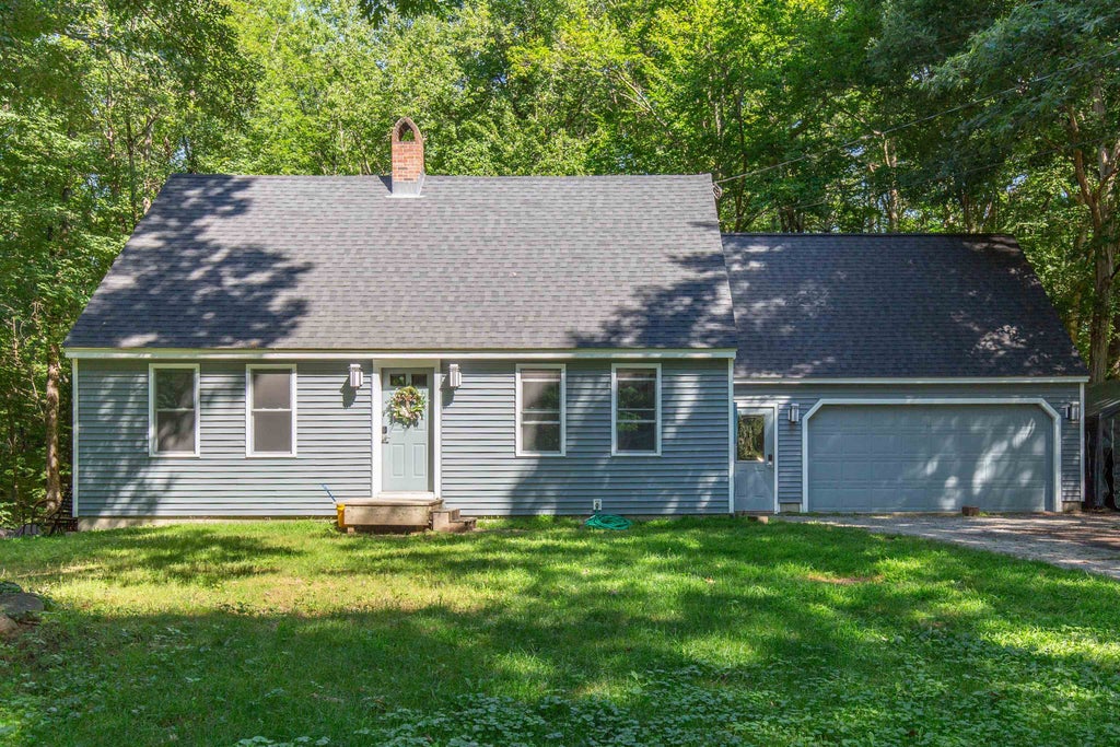 Photo of 39 Evergreen Circle, Henniker, NH 03242 (MLS # 5103472)