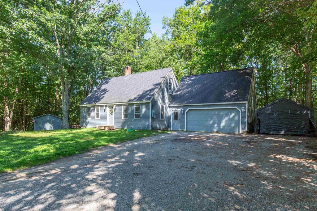 Photo of 39 Evergreen Circle, Henniker, NH 03242 (MLS # 5103472)