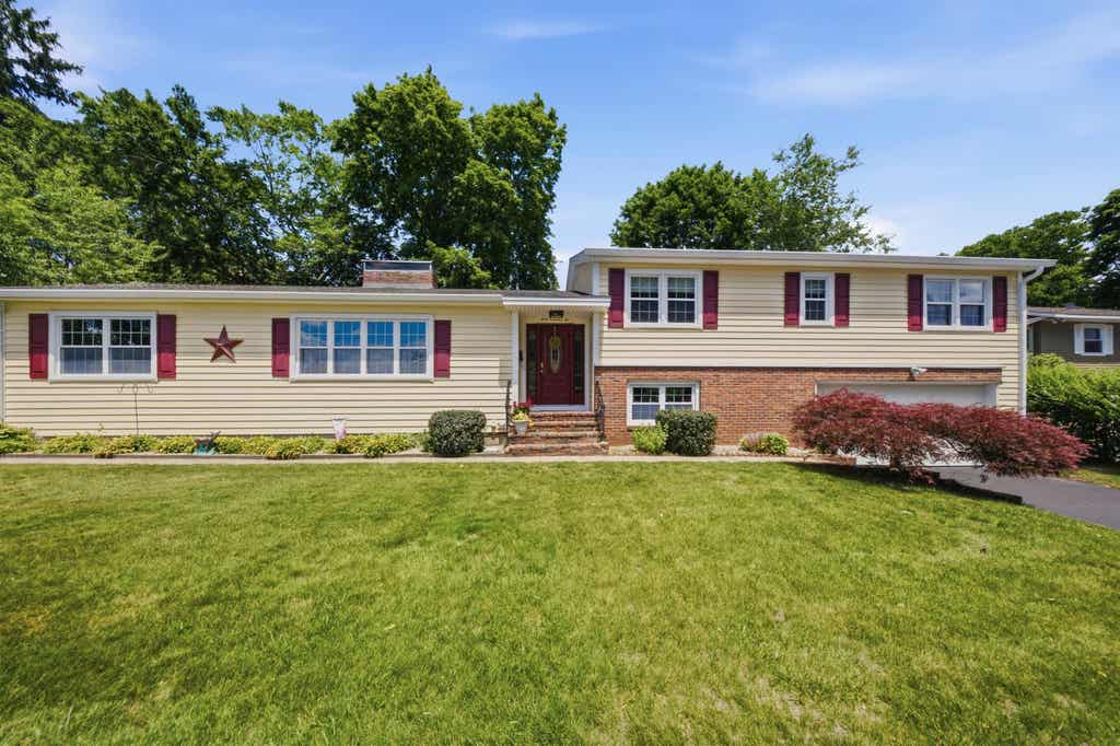 Photo of 494 Laurel Street, Manchester, NH 03103 (MLS # 5096163)