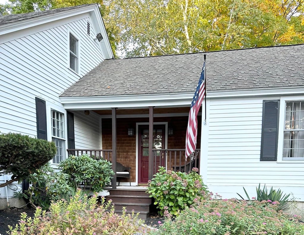 Photo of 84 Main Street, Hollis, NH 03049 (MLS # 5113573)