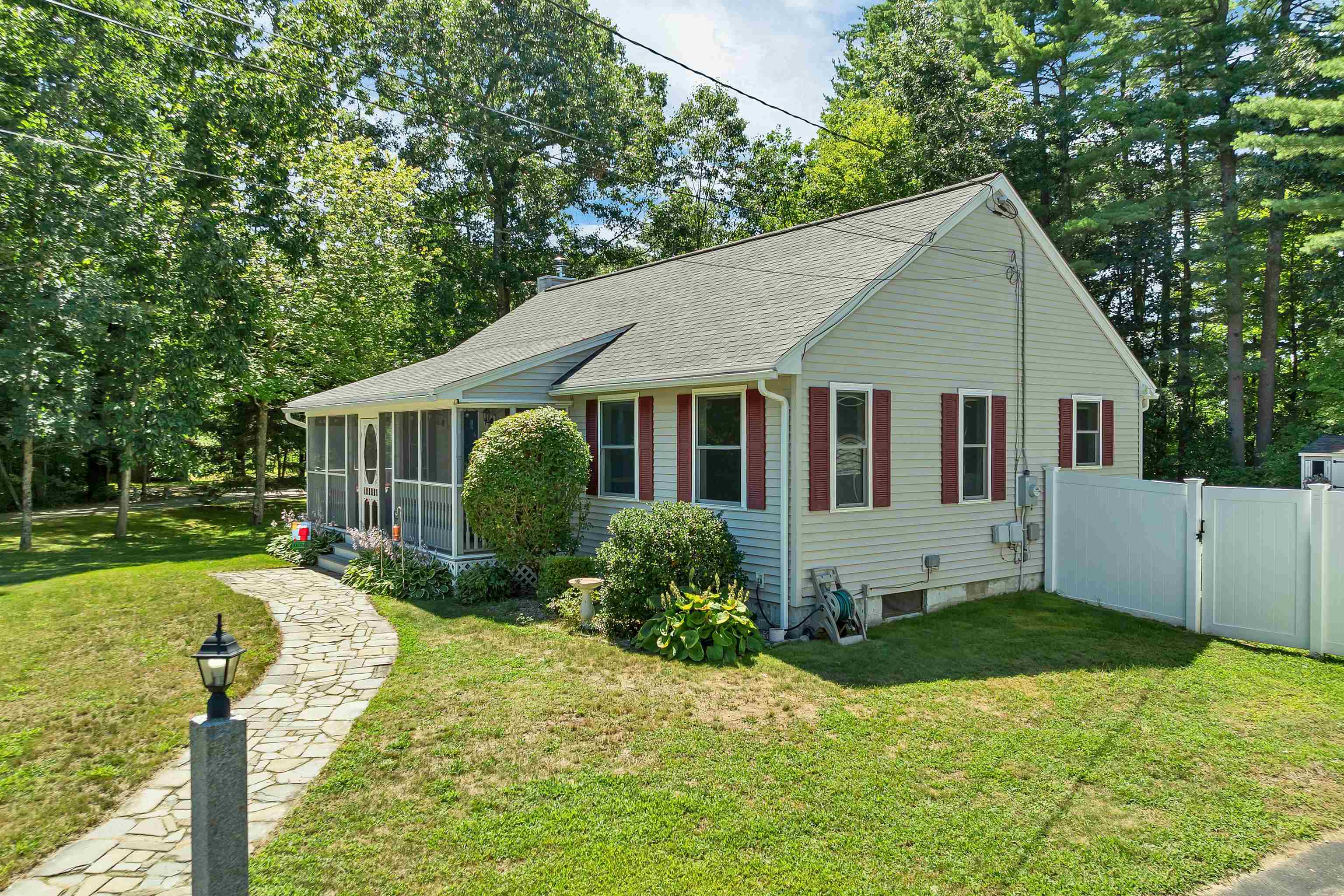 6 Putney Avenue