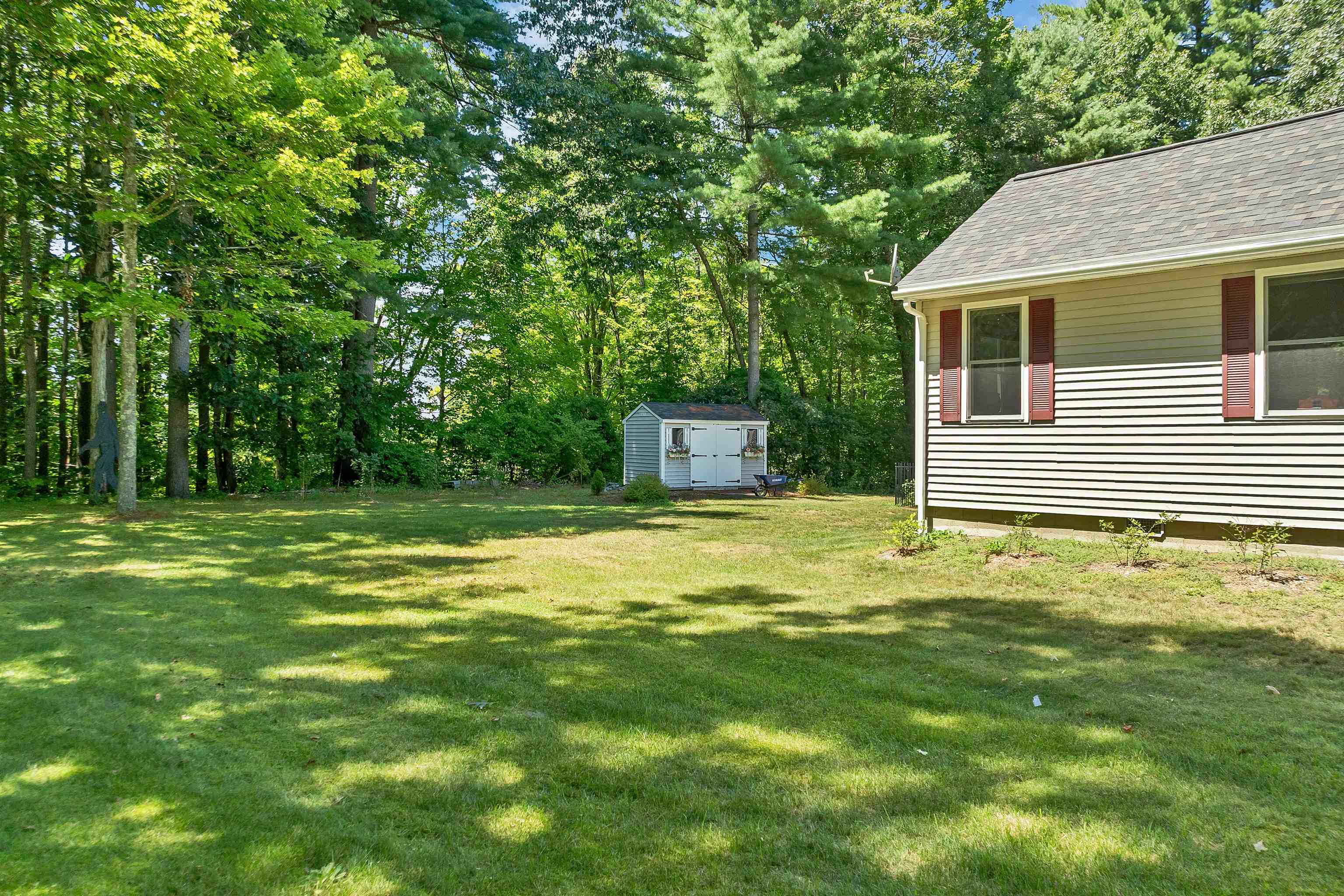 6 Putney Avenue