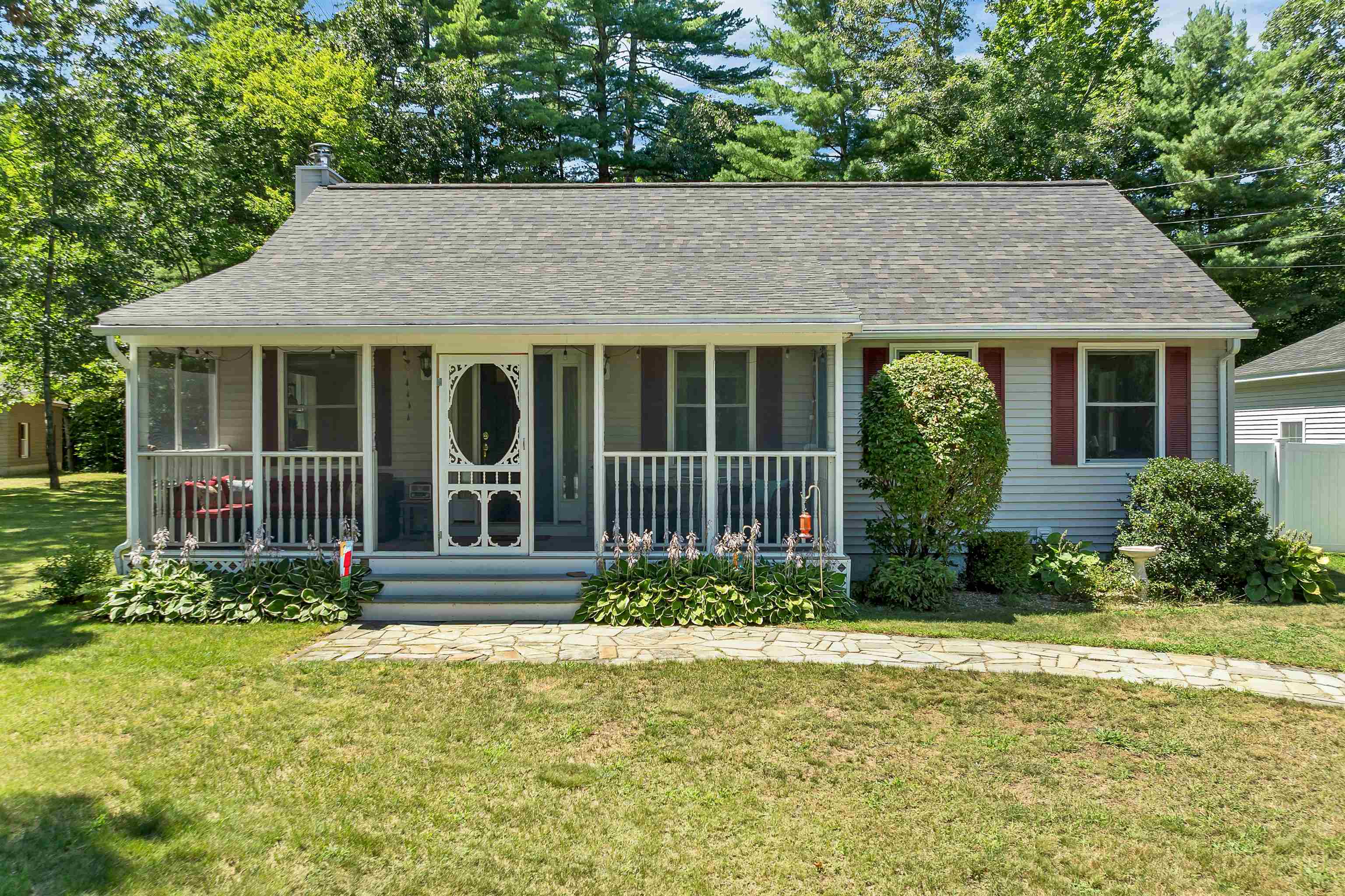 6 Putney Avenue