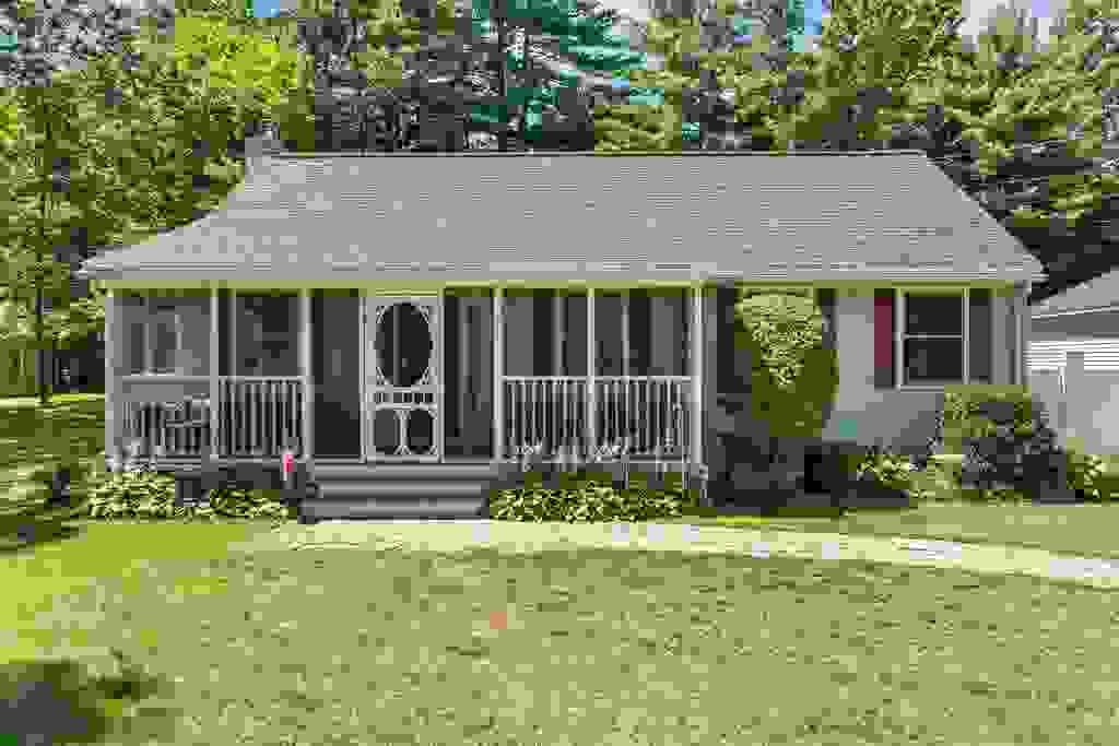 Photo of 6 Putney Avenue, Concord, NH 03301 (MLS # 5103789)