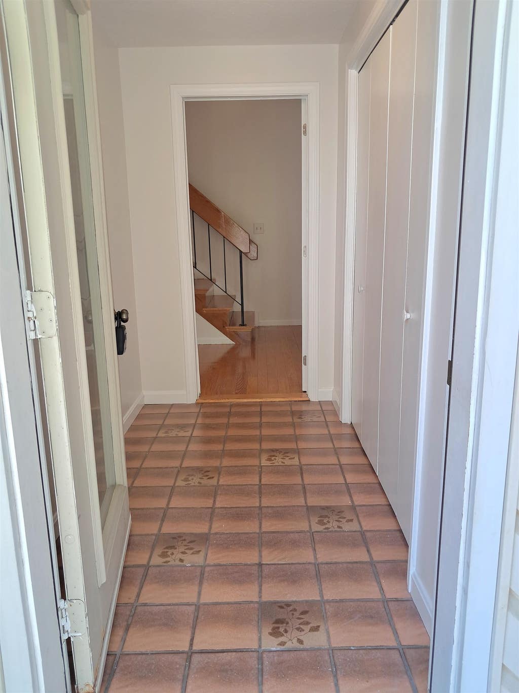 Photo of 4 Esquire Circle, Nashua, NH 03062 (MLS # 5093653)