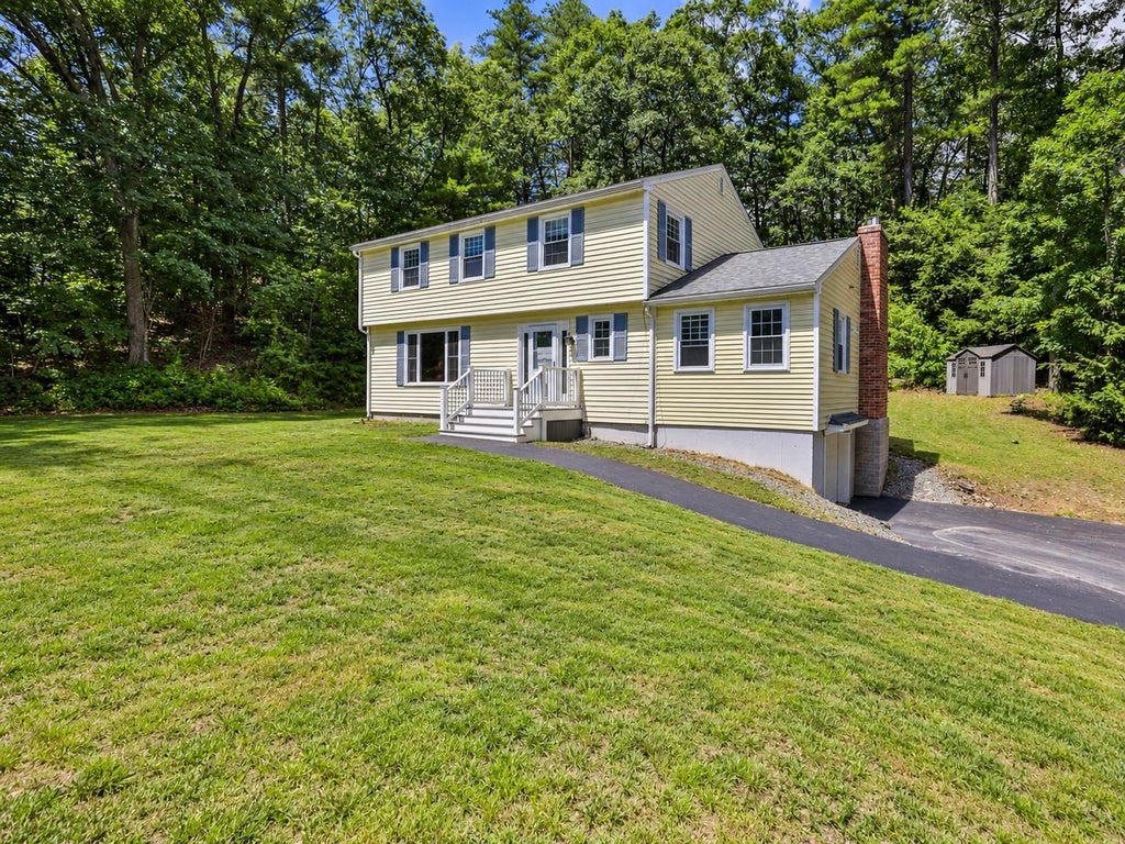 Photo of 15 Castle Hill Road, Pelham, NH 03076 (MLS # 5115446)