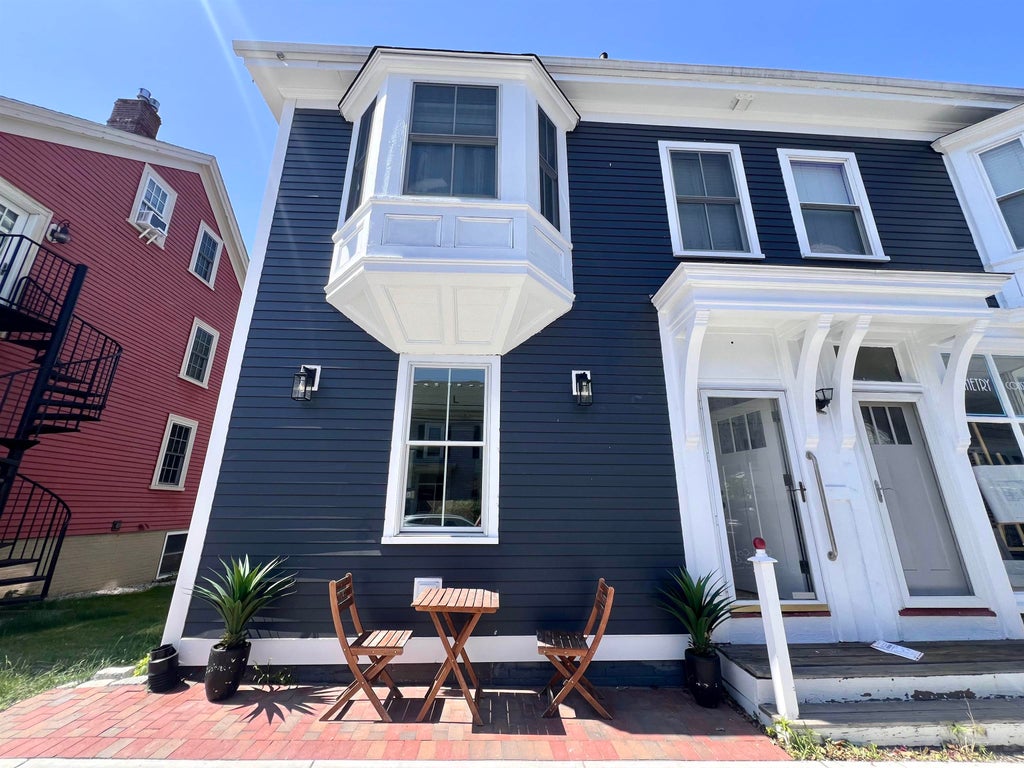 Photo of 371 Islington Street #A, Portsmouth, NH 03801 (MLS # 5105740)