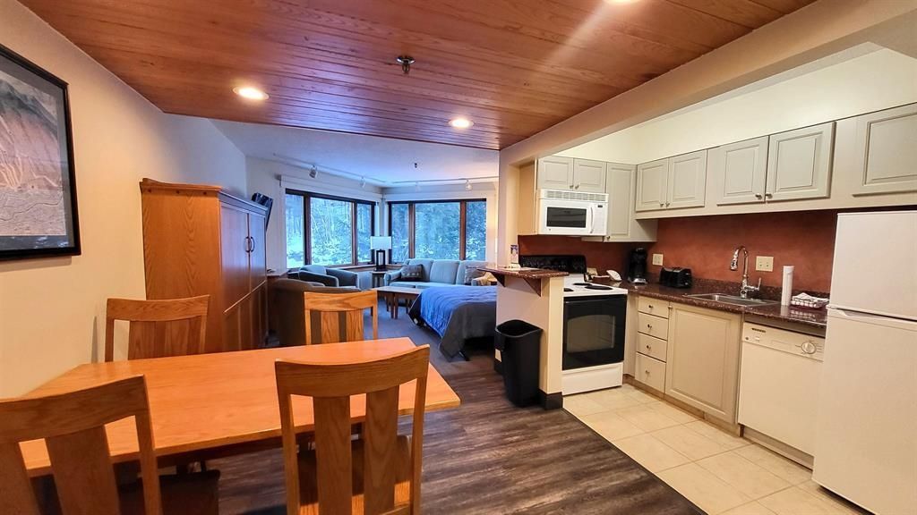 Photo of 90 Loon Mountain Road #1030D, Lincoln, NH 03251 (MLS # 5091407)