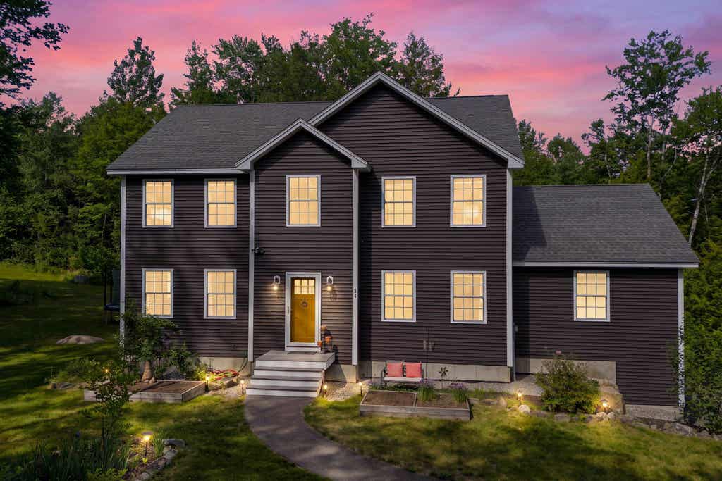 Photo of 594 Kearsarge Avenue, Hopkinton, NH 03229 (MLS # 5094787)