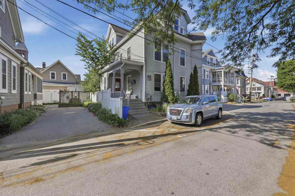Photo of 6 Blake Street, Concord, NH 03301 (MLS # 5095029)