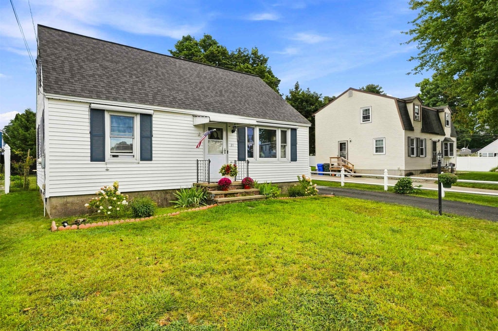 Photo of 21 Woodbine Avenue, Manchester, NH 03109 (MLS # 5108603)