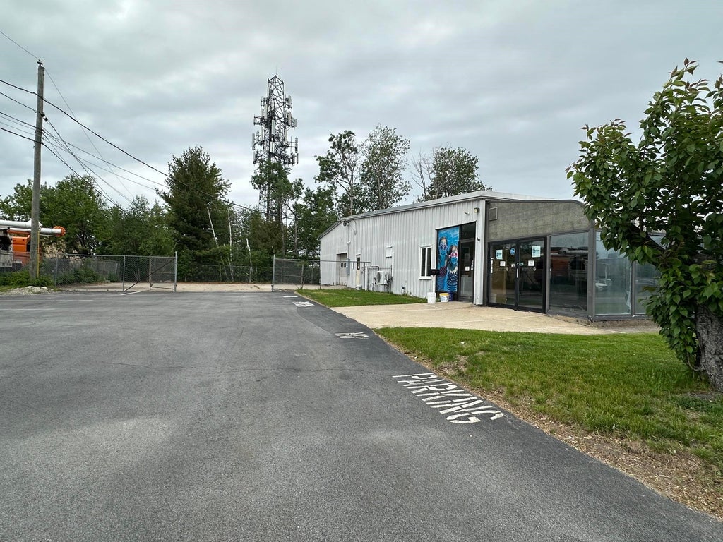 Photo of 800 Gold Street, Manchester, NH 03103 (MLS # 5093875)