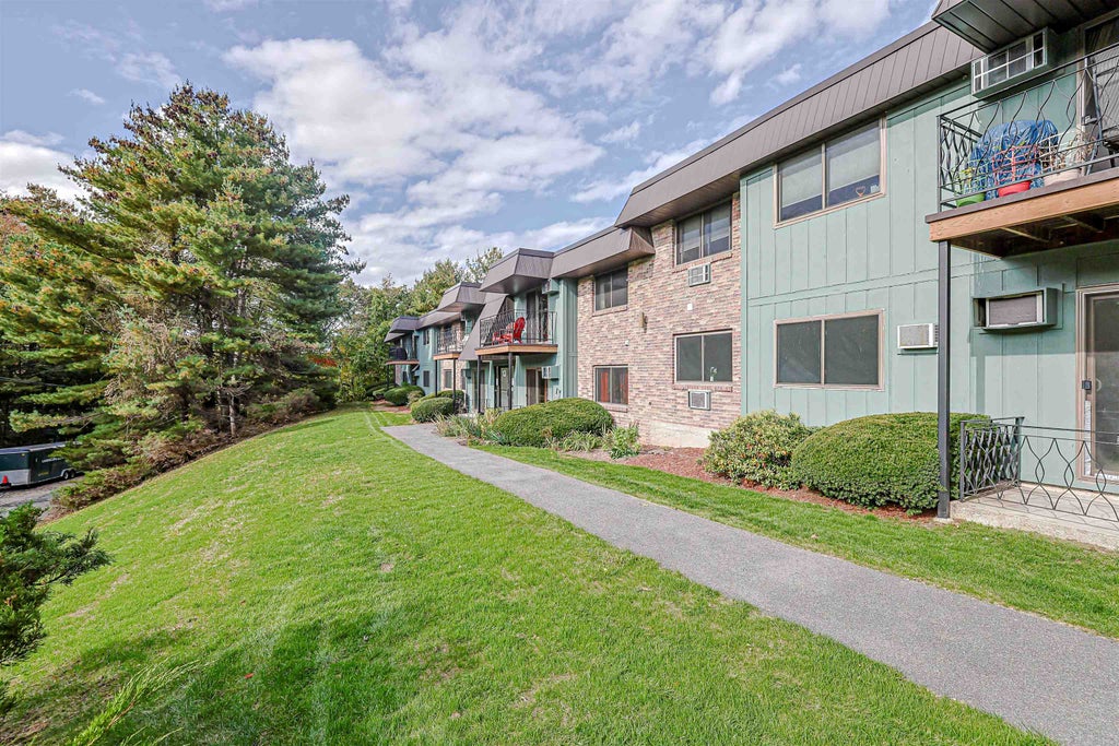 Photo of 13 Strawberry Bank Road #10, Nashua, NH 03062 (MLS # 5113521)