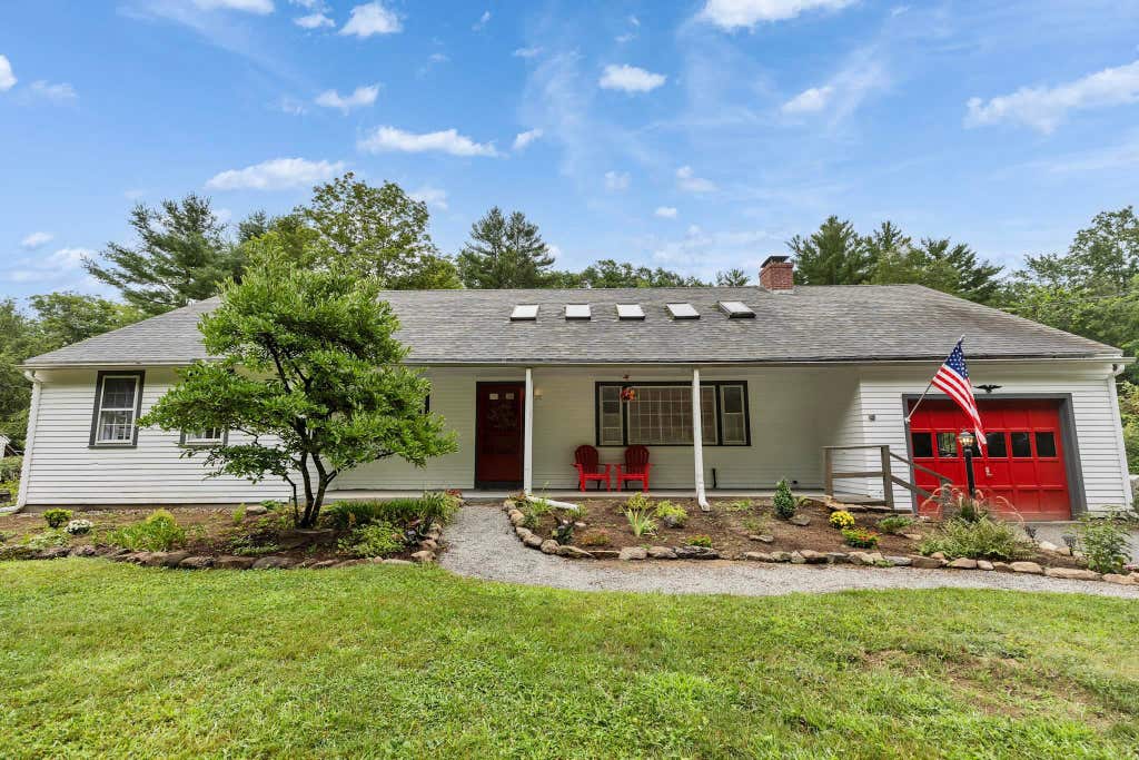 Photo of 311 Old Street Road, Peterborough, NH 03458 (MLS # 5105816)