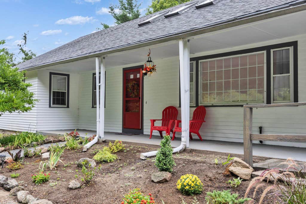Photo of 311 Old Street Road, Peterborough, NH 03458 (MLS # 5105816)