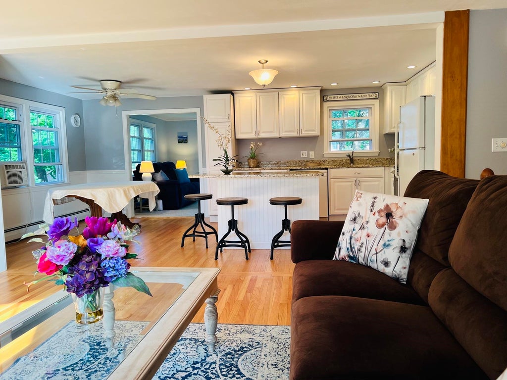 Photo of 21 Elmwood Avenue, Salem, NH 03079 (MLS # 5098605)