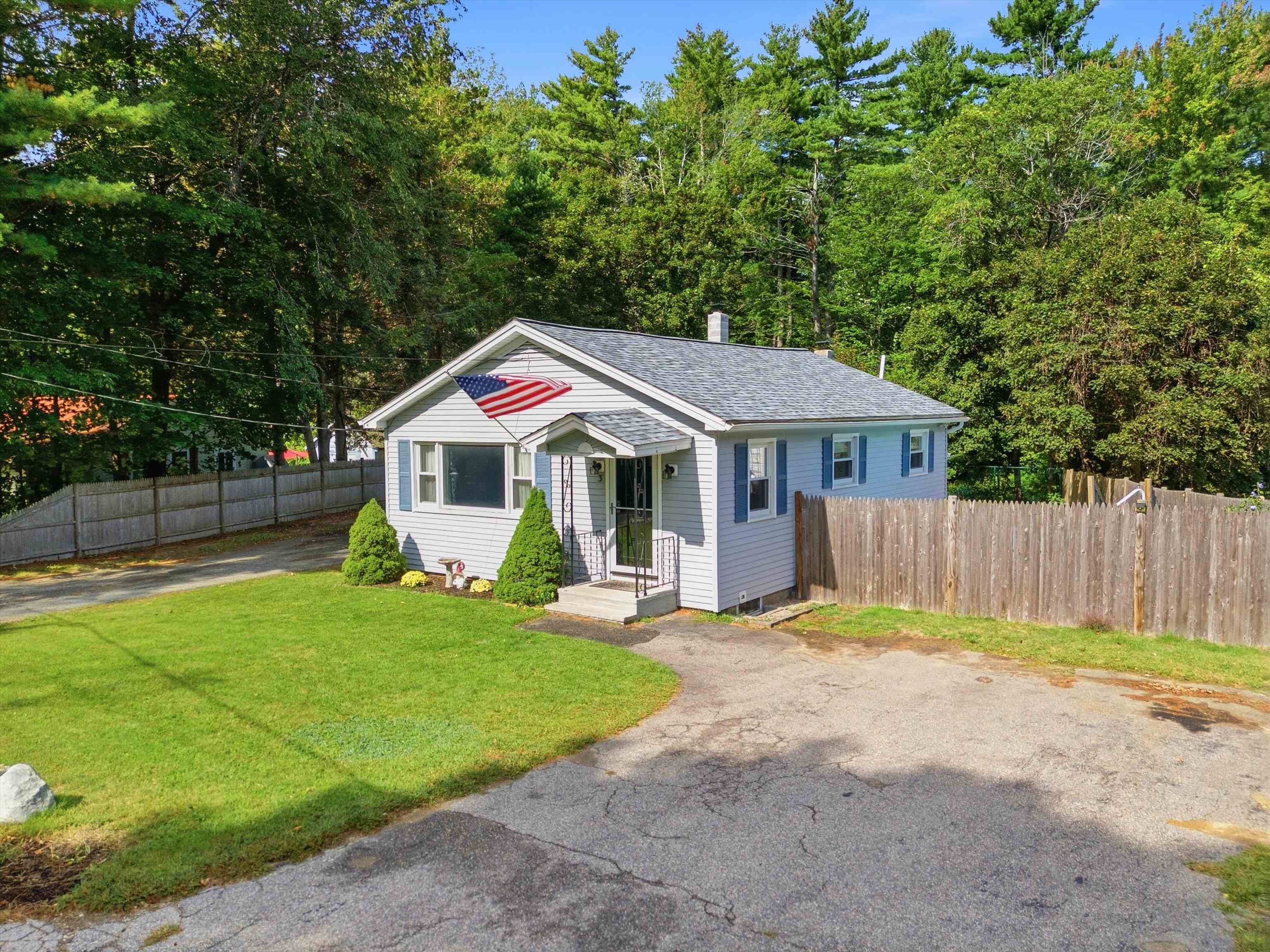 3 Lakeview Avenue