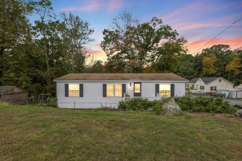 Photo of 4 Allard Street, Exeter, NH 03833 (MLS # 5113014)