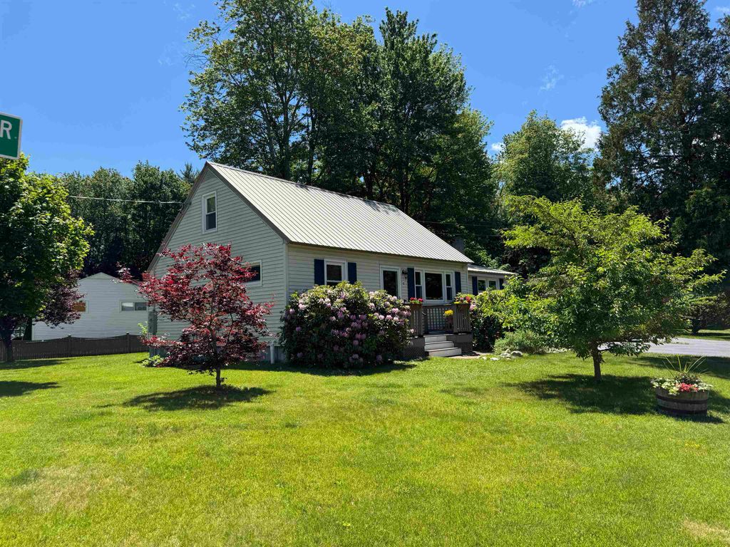 Photo of 61 Dale Drive, Keene, NH 03431 (MLS # 5101464)