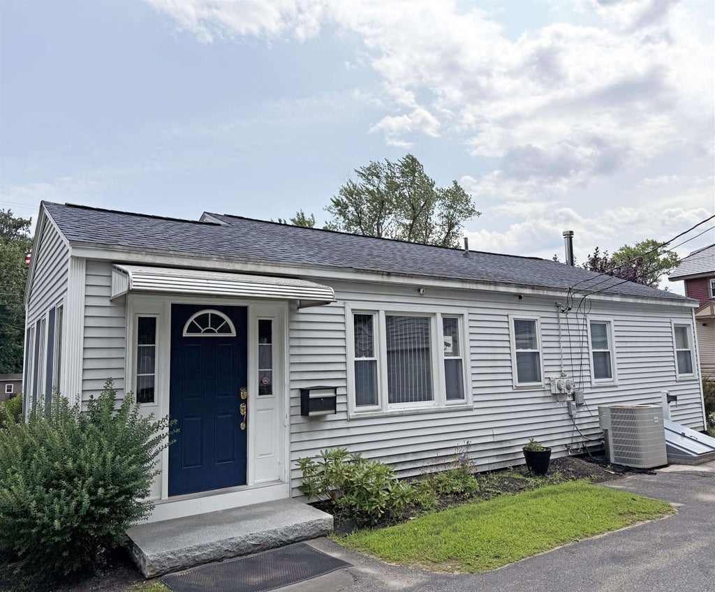 Photo of 107 W Broadway, Derry, NH 03038 (MLS # 5112600)
