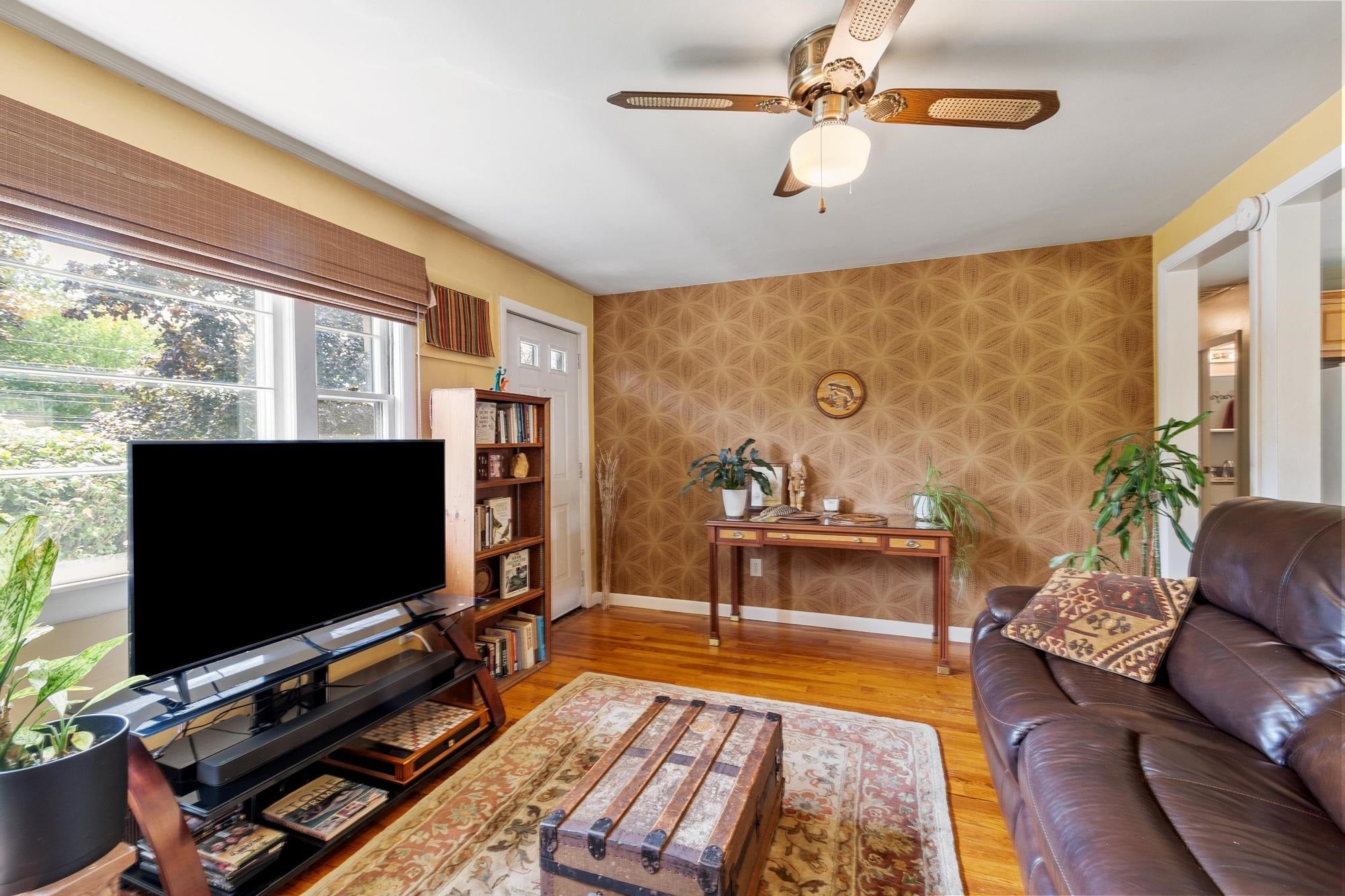 654 Daniel Webster Highway
