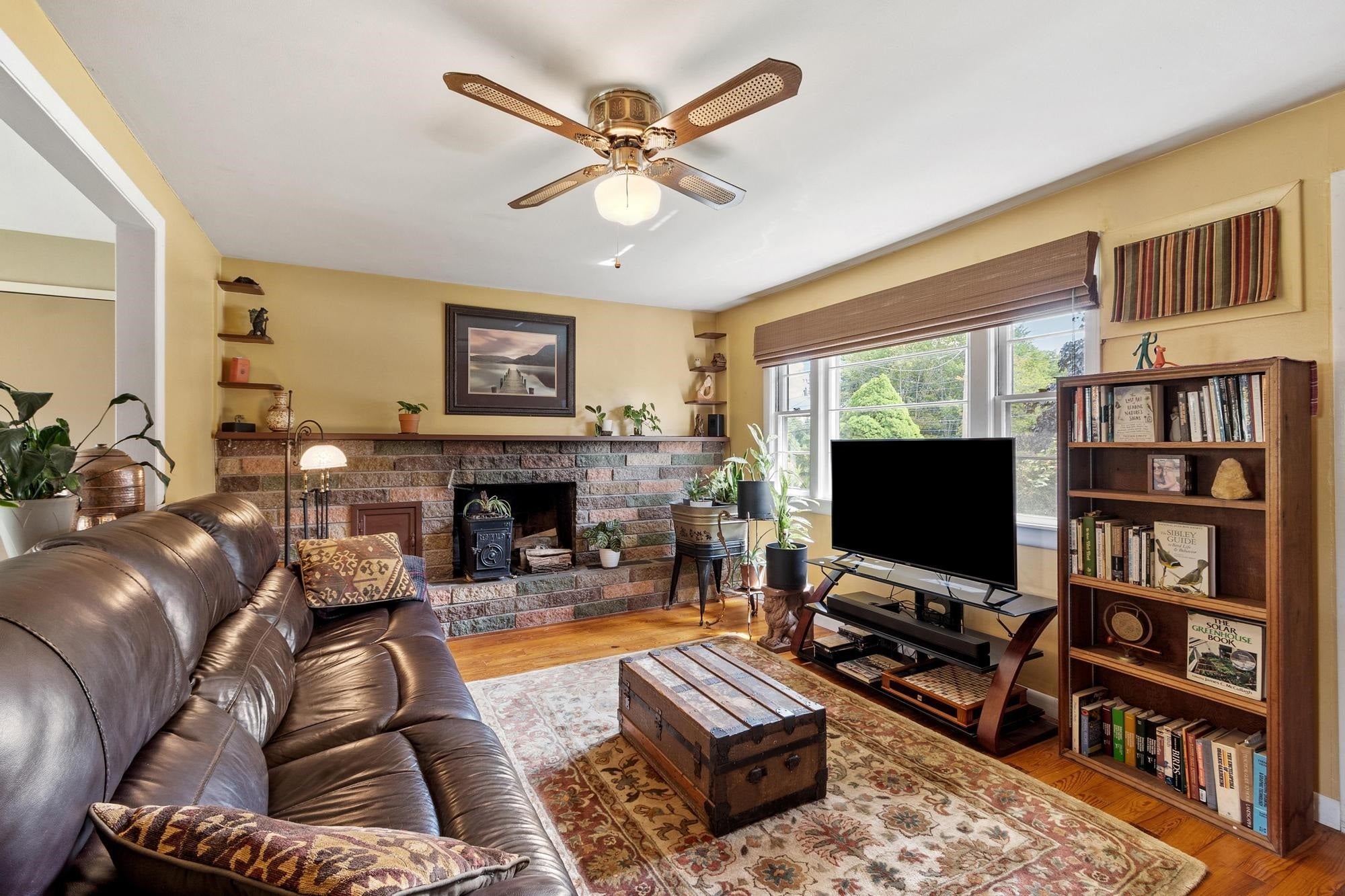 654 Daniel Webster Highway