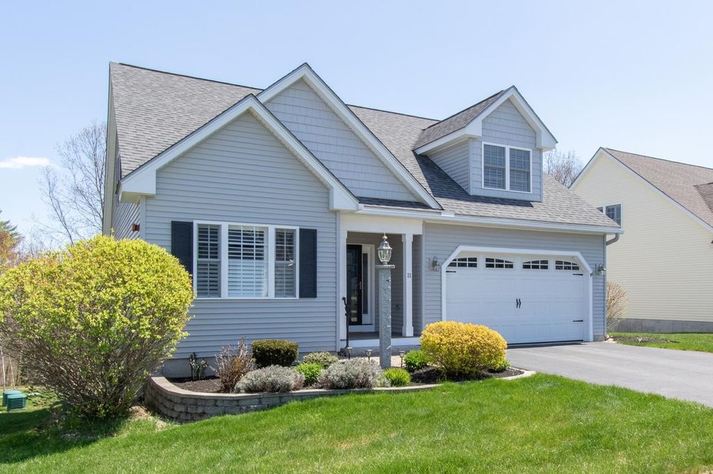 Photo of 11 Bent Grass Circle, Kingston, NH 03848 (MLS # 5088042)