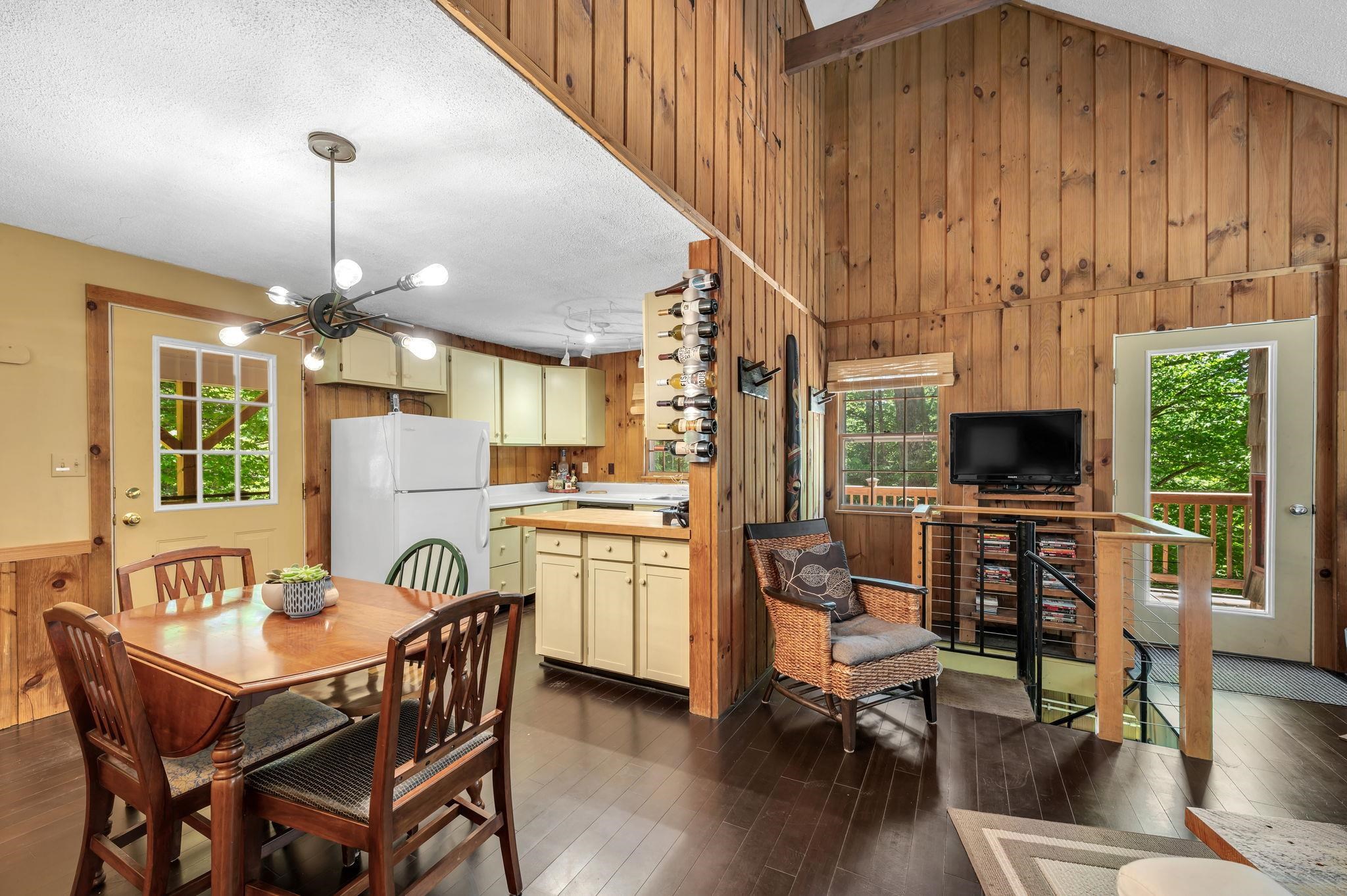638 Hemlock Hill Road