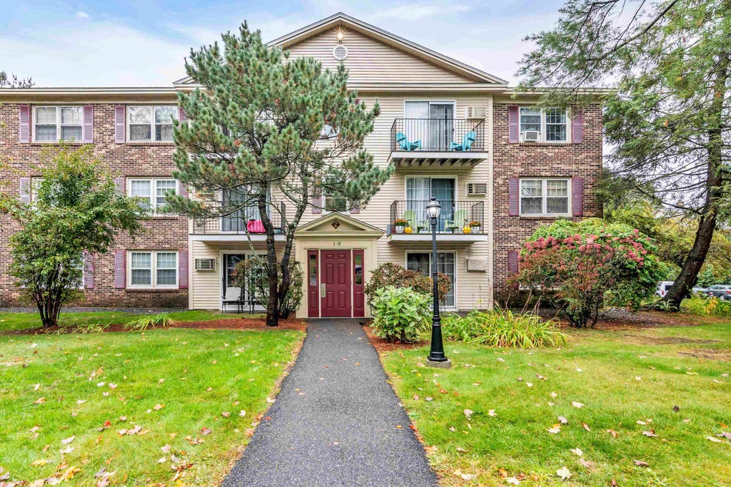 Photo of 2 Autumn Leaf Drive #6, Nashua, NH 03060 (MLS # 5112145)