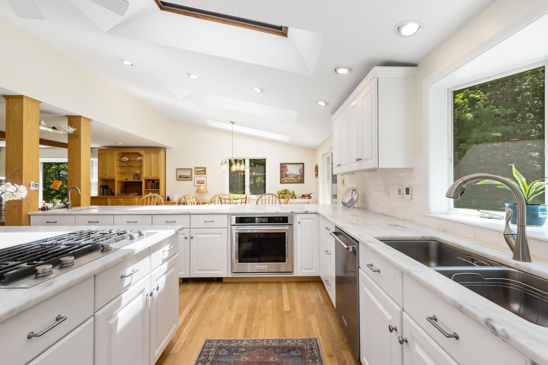 6 AMBLER Way