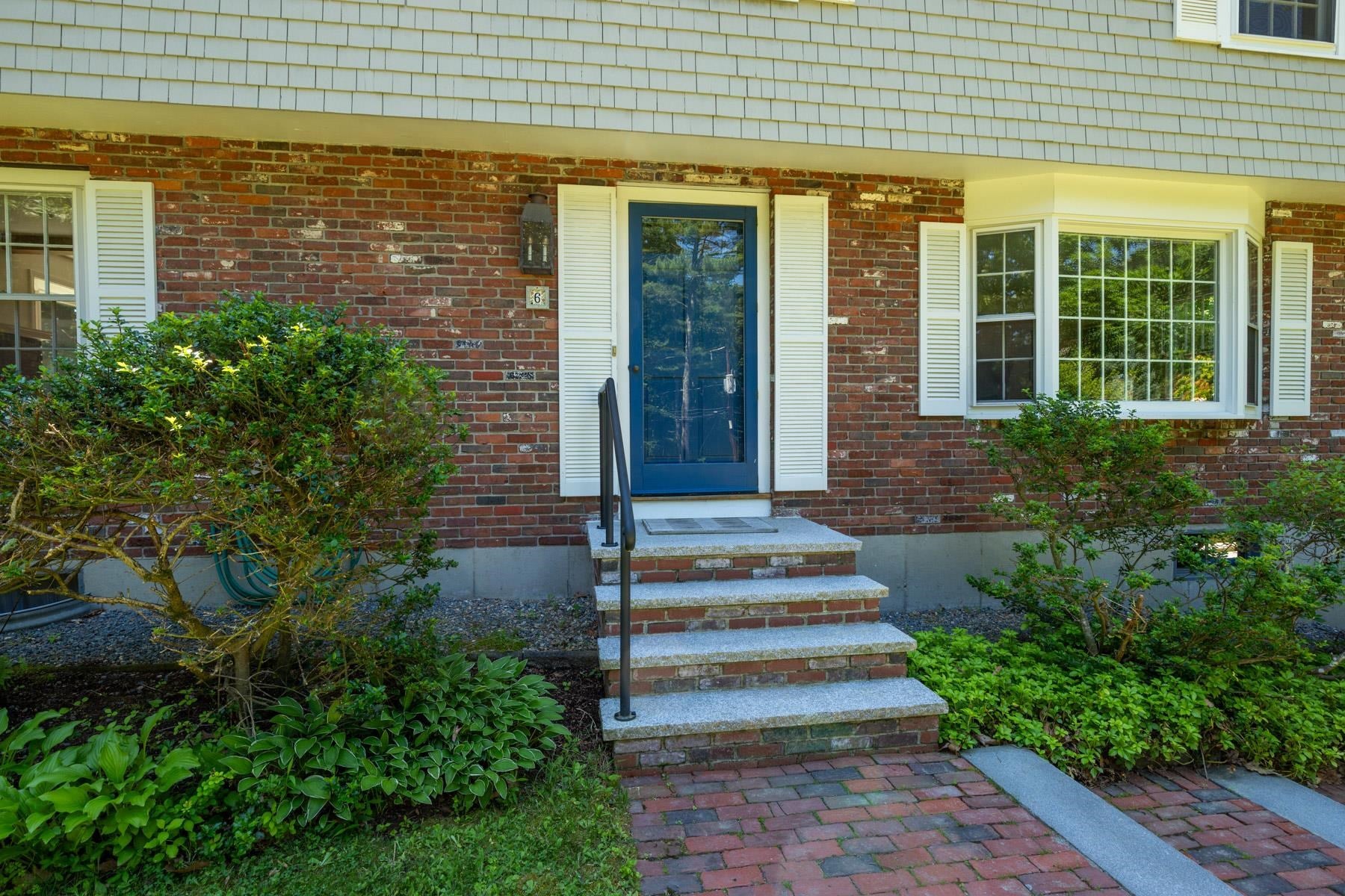 6 AMBLER Way