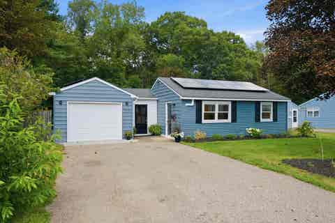 Photo of 212 Holly Lane, Portsmouth, NH 03801 (MLS # 5106340)