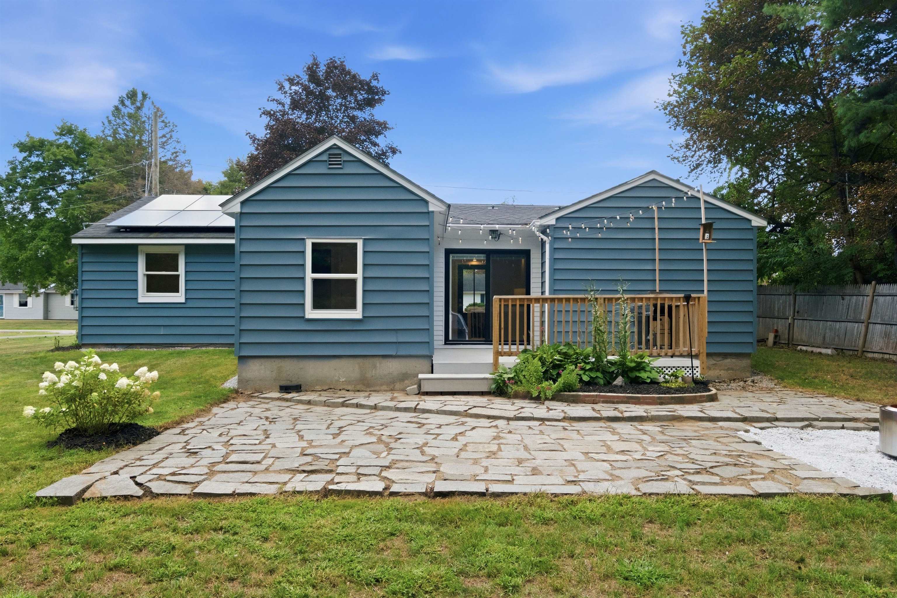 212 Holly Lane