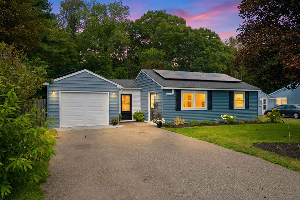 Photo of 212 Holly Lane, Portsmouth, NH 03801 (MLS # 5106340)