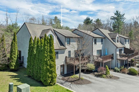 Photo of 423 Ledgeview Drive, Rochester, NH 03839 (MLS # 5116213)